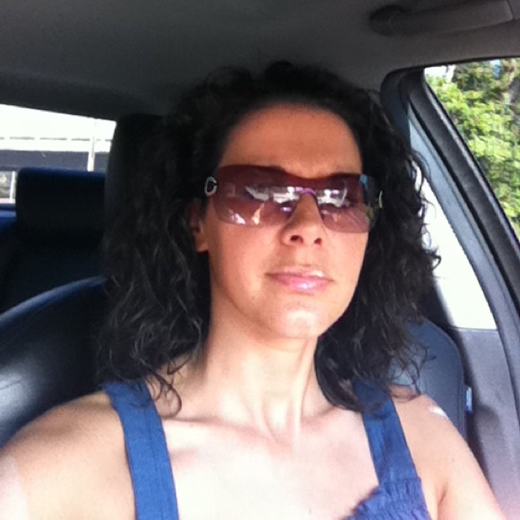 Meet your Posher, Liz - Picture 1 of 1